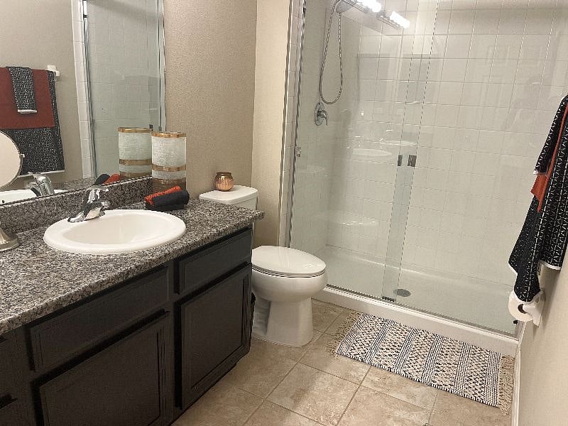 2nd Floor - Master Bathroom