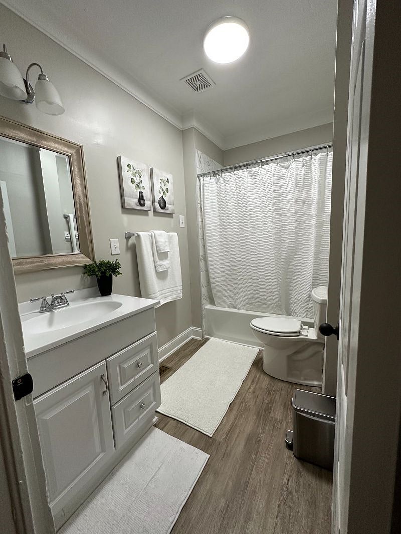 2nd bathroom