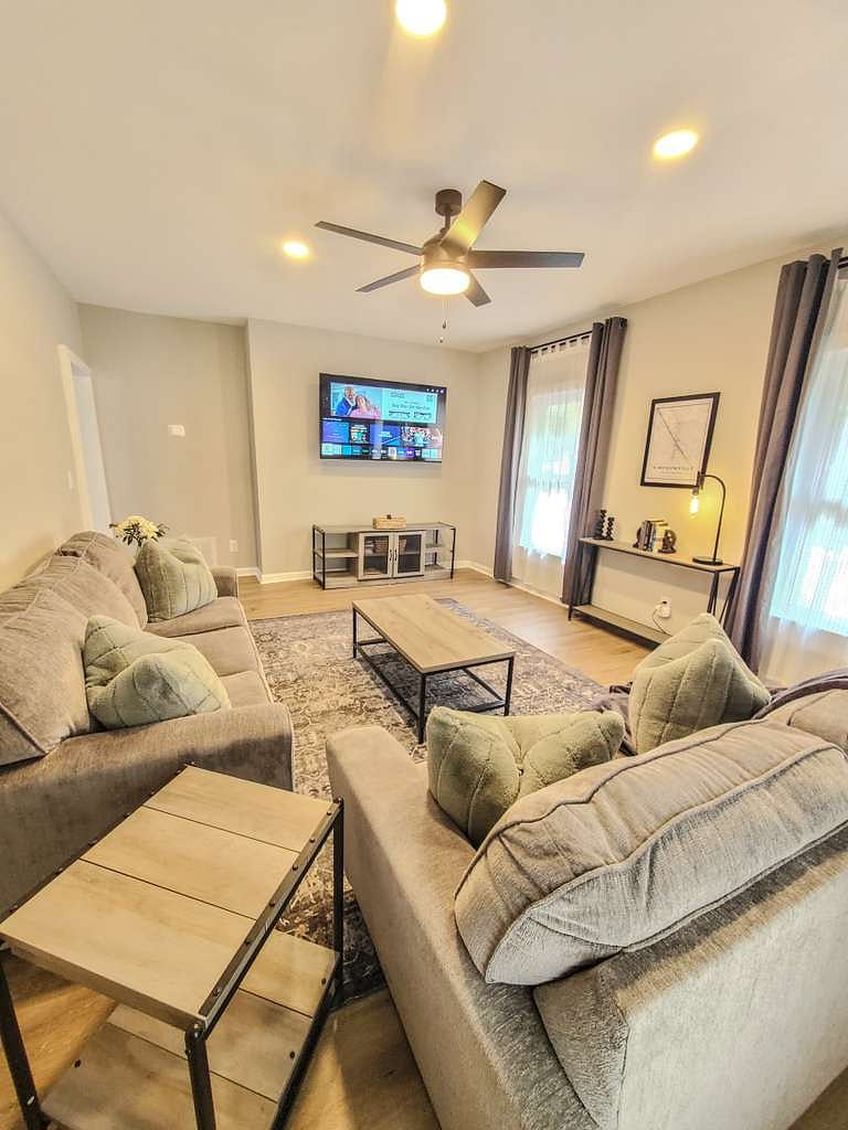 Furnished Finder property 576197_1 photo 12