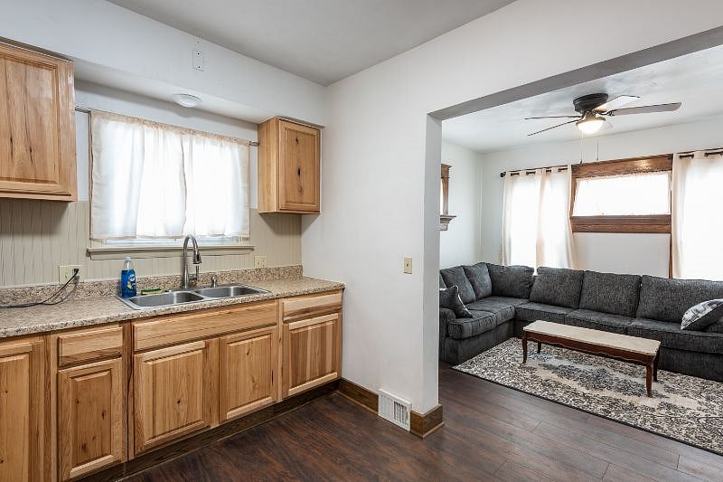Furnished Finder property 576298_1 photo 3