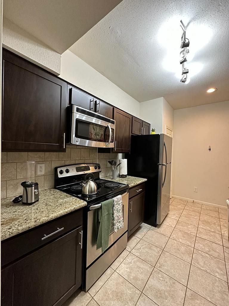 Furnished Finder property 576307_1 photo 10