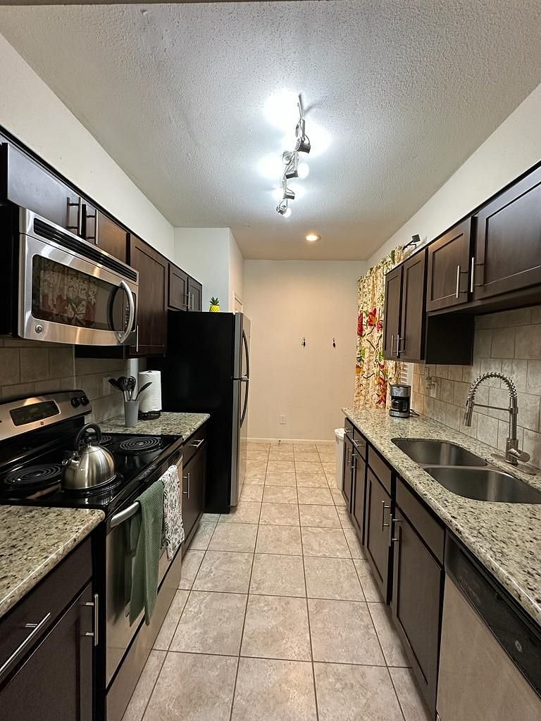 Furnished Finder property 576307_1 photo 12