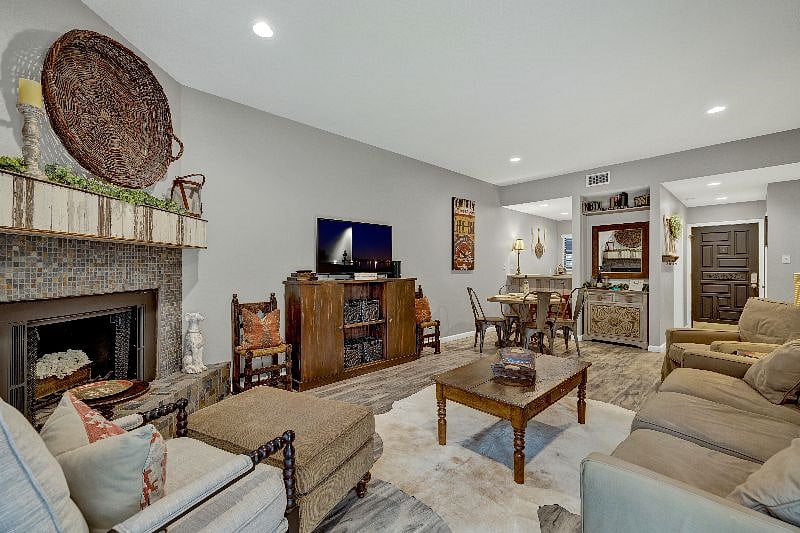 Furnished Finder property 576313_1 photo 1