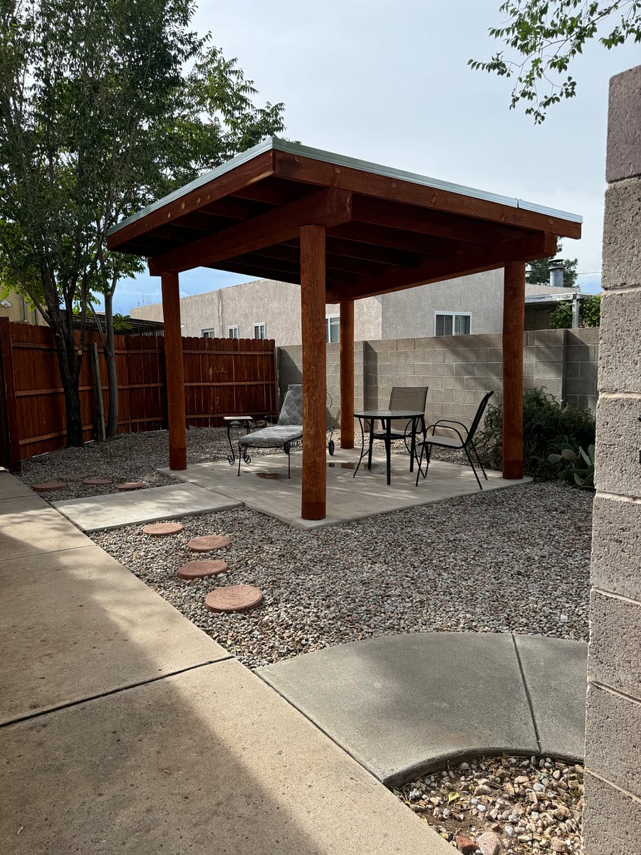 Private gated yard.