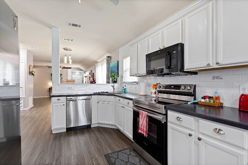 New Stainless Steel Singlet Kohler Kitchen Sink/Samsung SS Stove & Dishwasher & Full Size Double Door Fridge