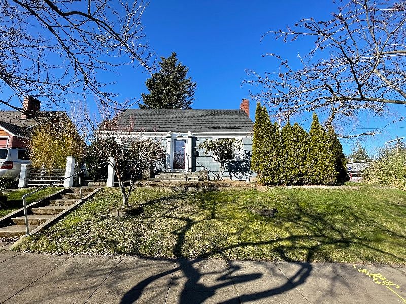 view of house from street