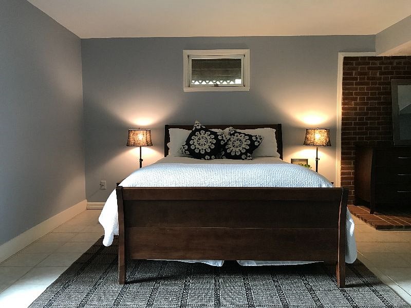 terrace level bedroom queen bed
