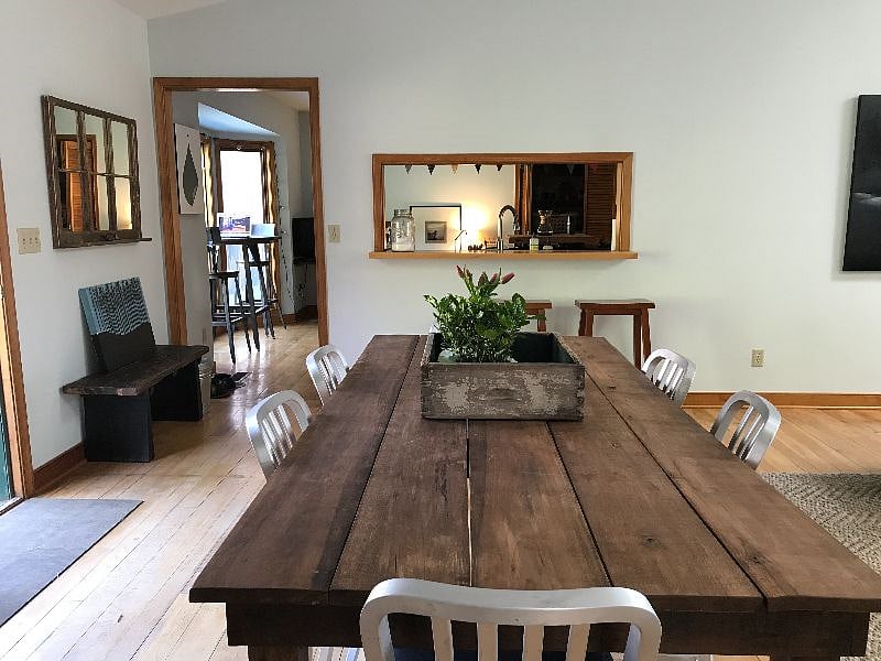 dining table off of upstairs kitchen