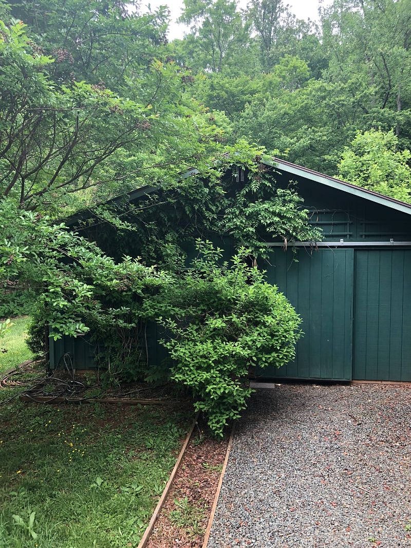 barn