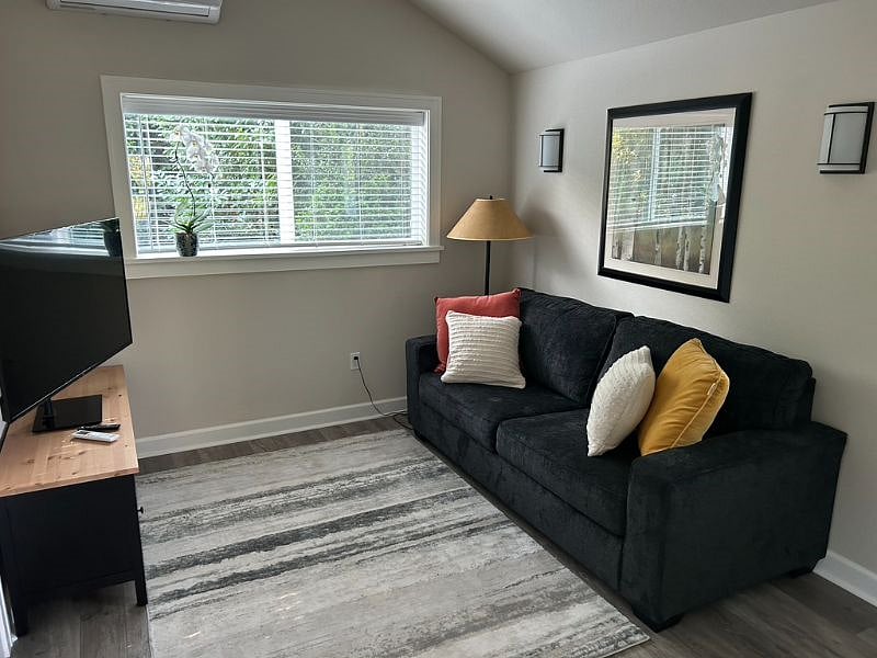 Furnished Finder property 576436_1 photo 4