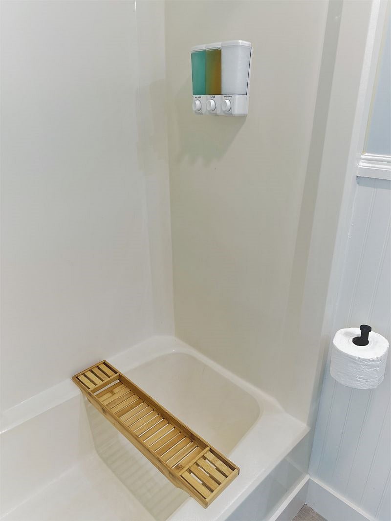 Bathtub/shower