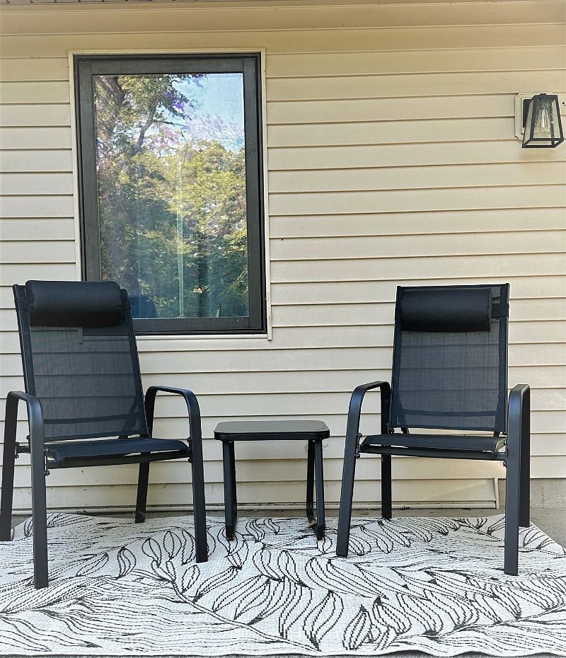 Patio lounge chairs