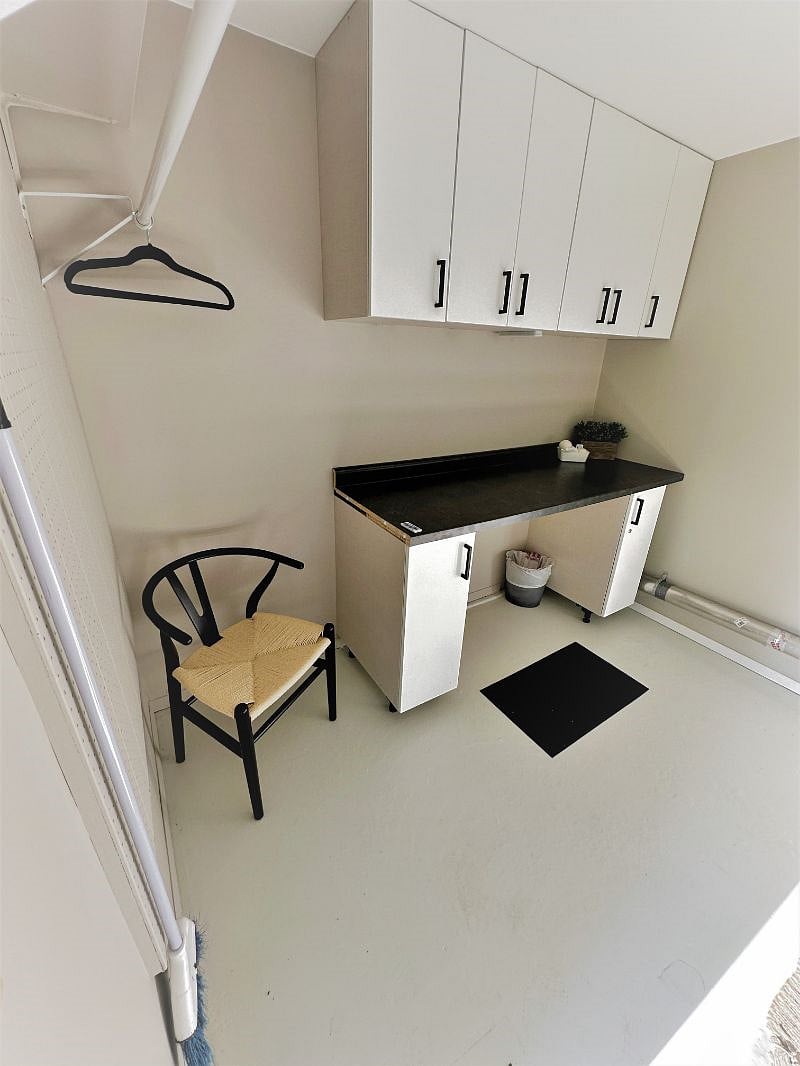 Shared laundry room folding station