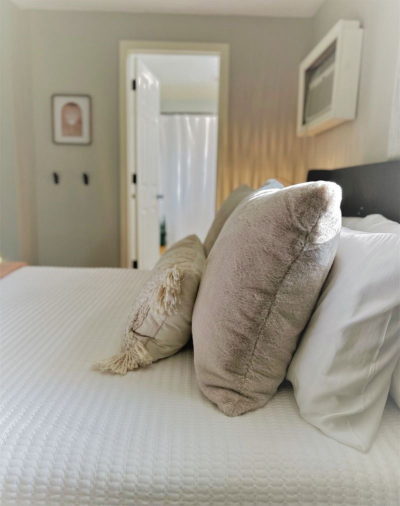 Plush bedding