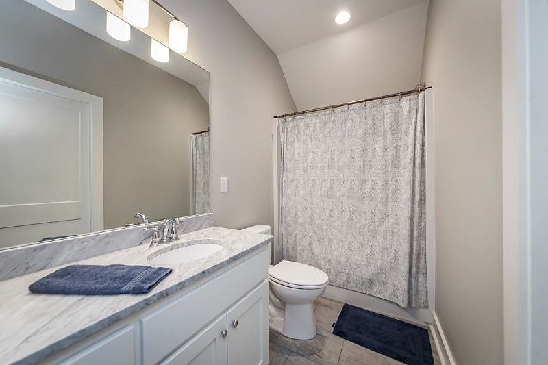 Second bath upstairs