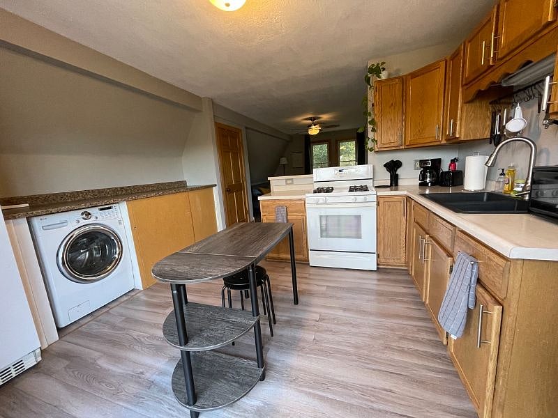 Furnished Finder property 576559_1 photo 18