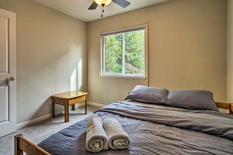 Full bedroom