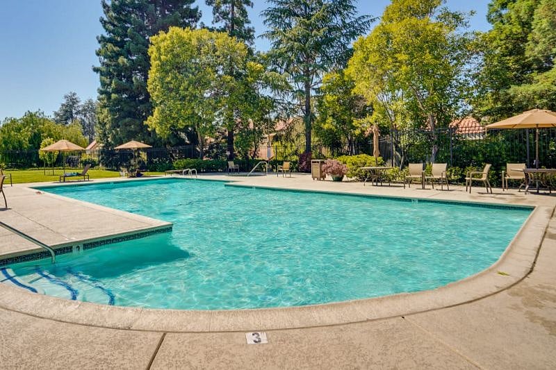 Pool & hot tub area