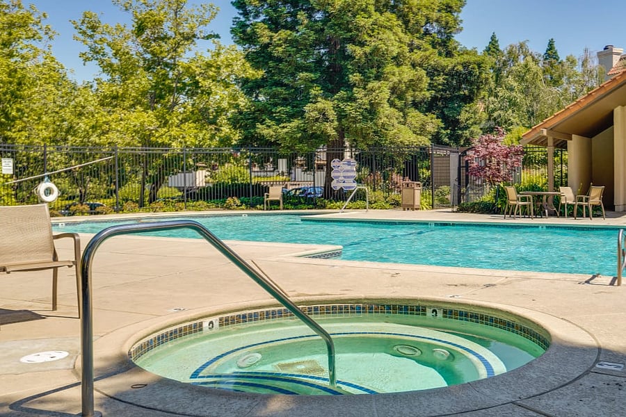 Furnished Finder property 576581_1 photo 15