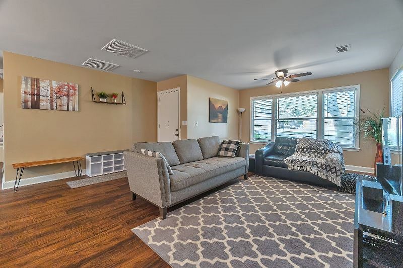 Furnished Finder property 576661_1 photo 12