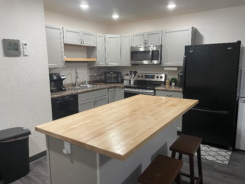 Furnished Finder property 576689_1 photo 2