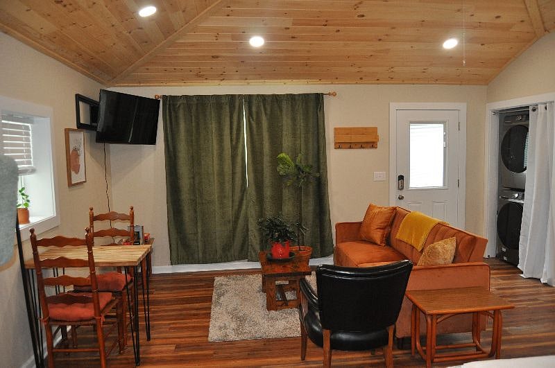 Furnished Finder property 576799_1 photo 8