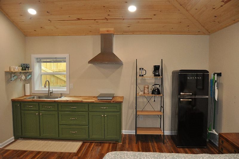 Furnished Finder property 576799_1 photo 3