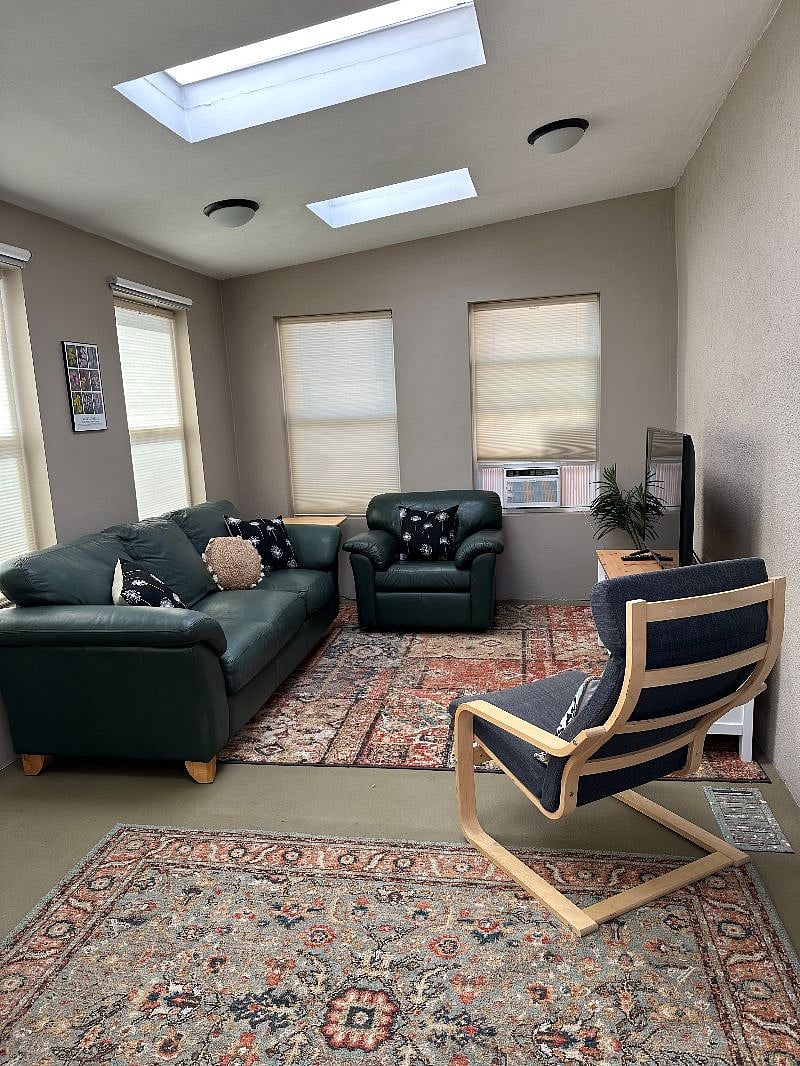 Furnished Finder property 576881_1 photo 3