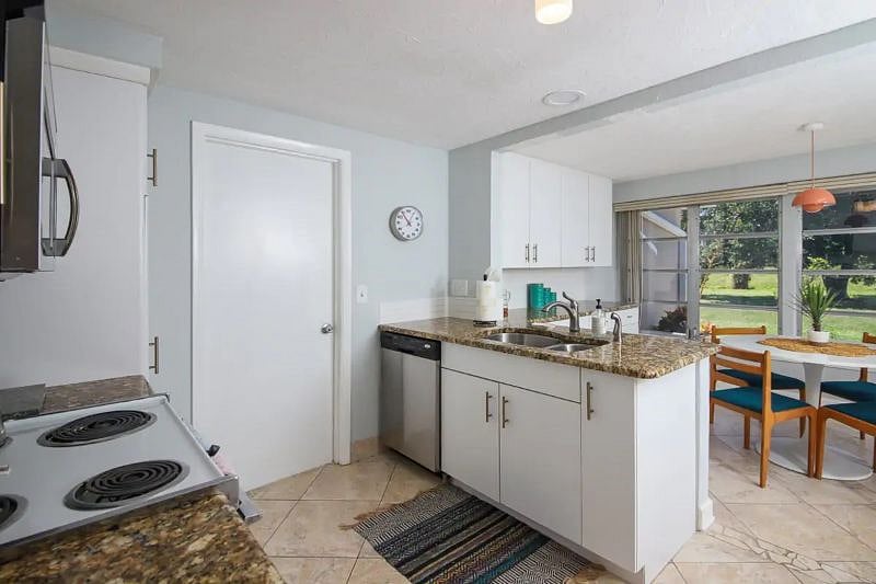 Furnished Finder property 576930_1 photo 5