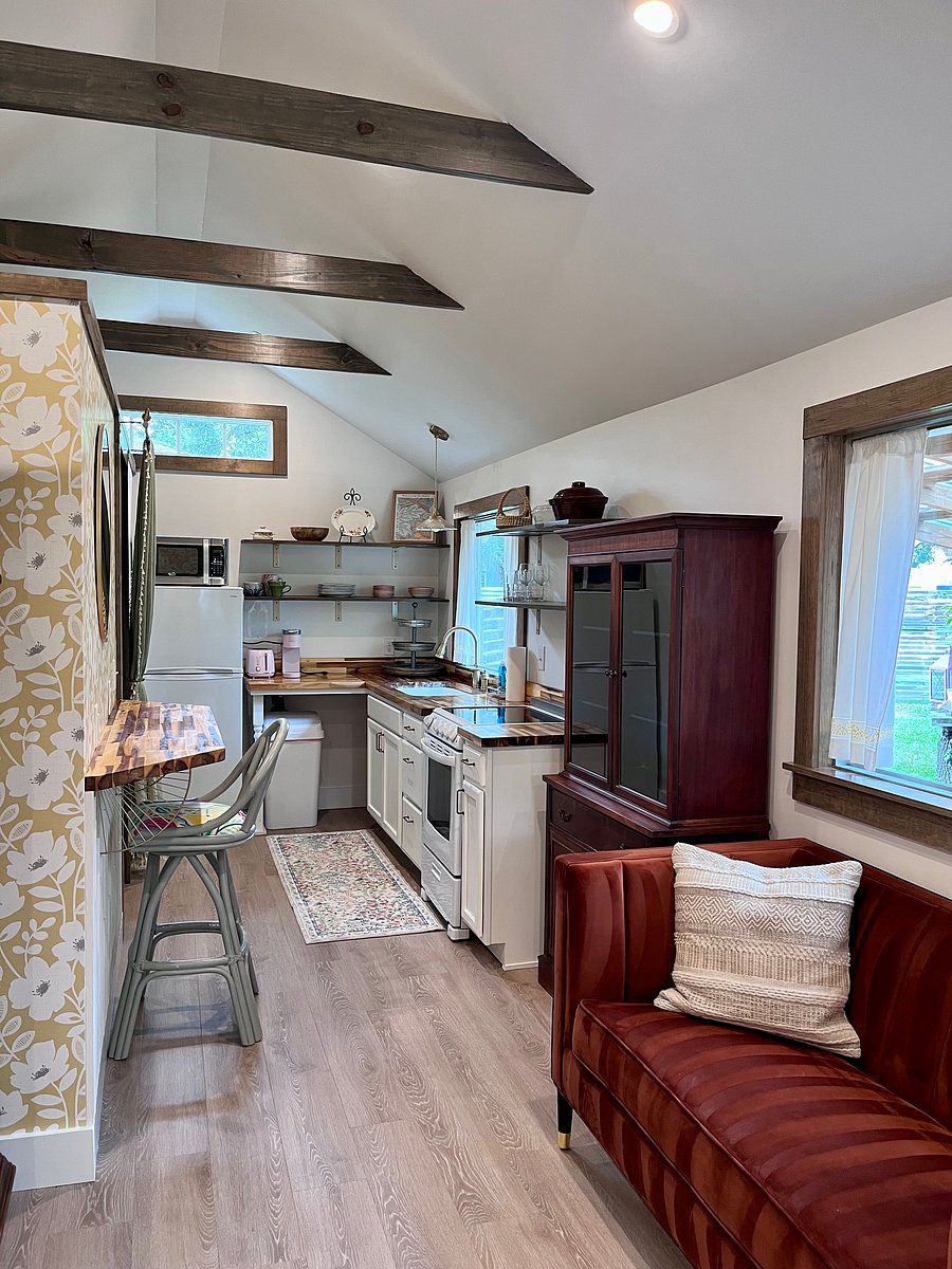 Furnished Finder property 576987_1 photo 25
