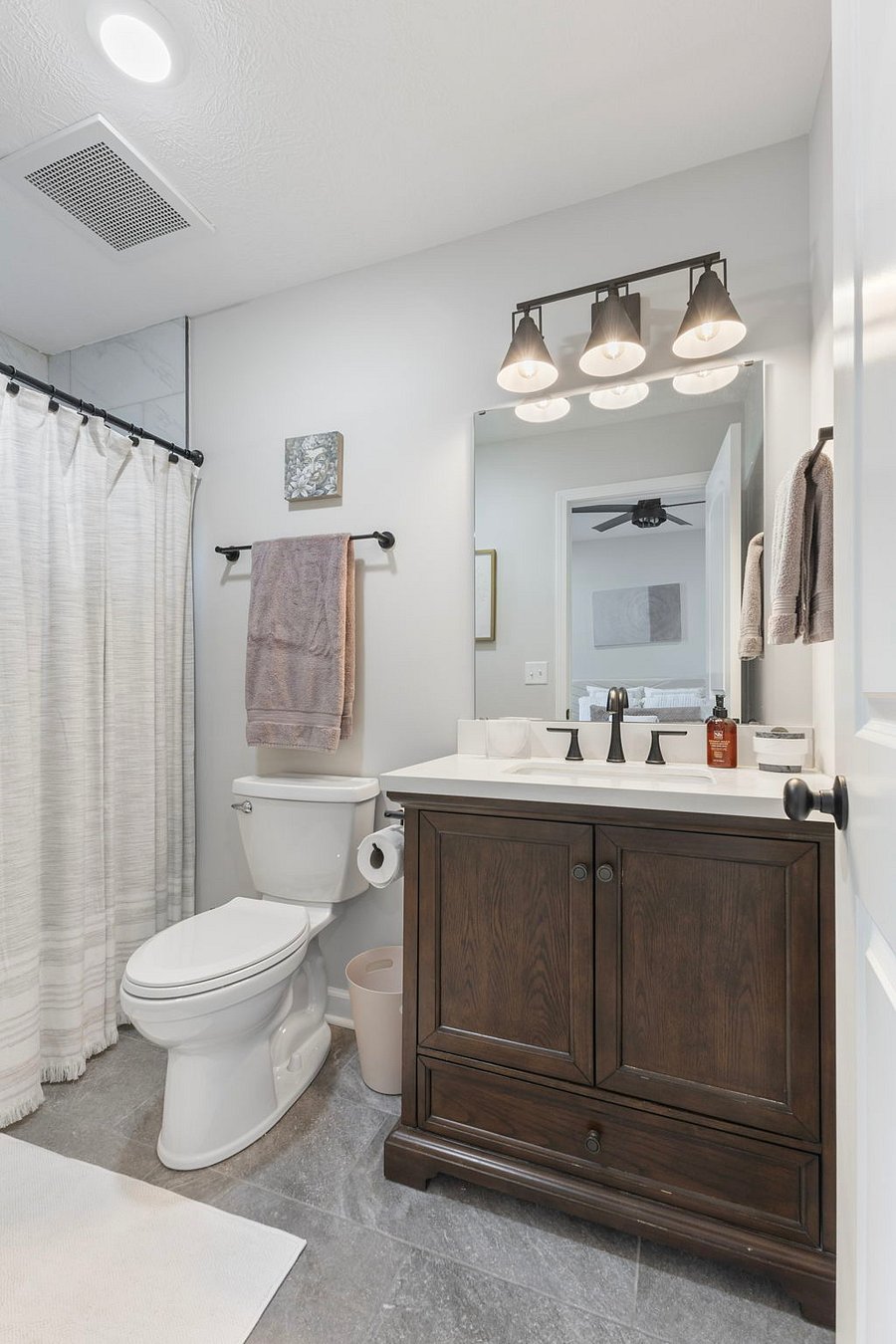 Bedroom 1 - private bathroom