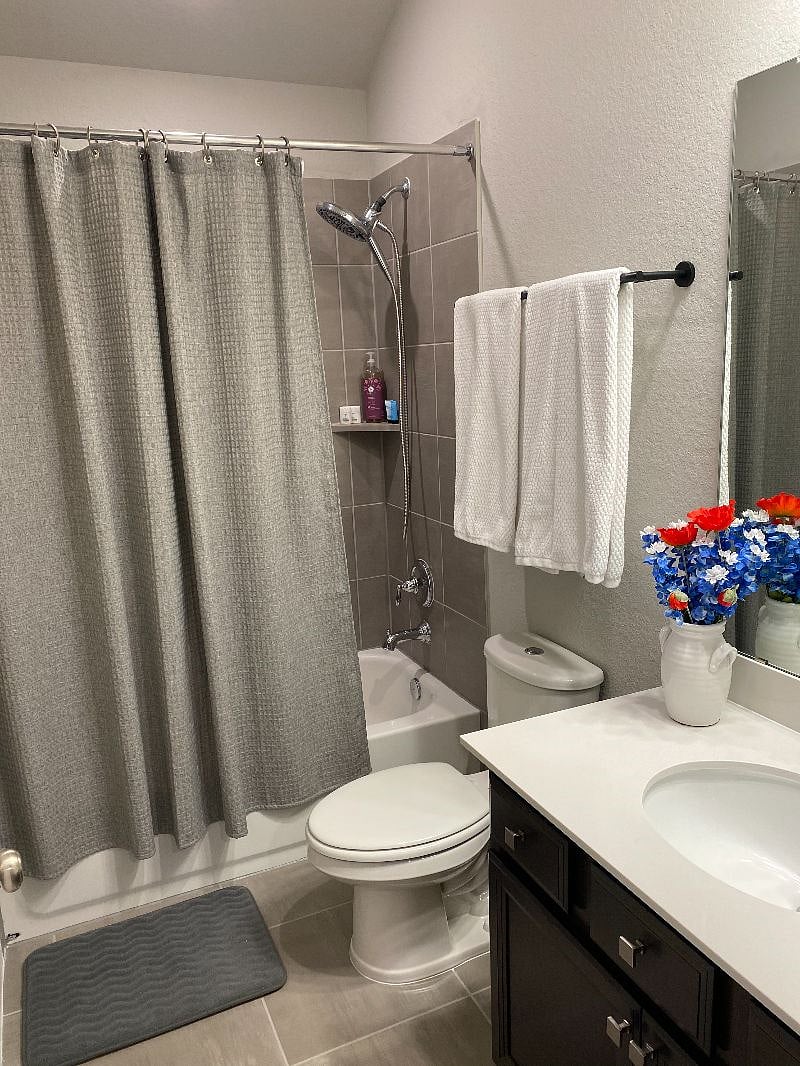 Full bath with shower/tub combo