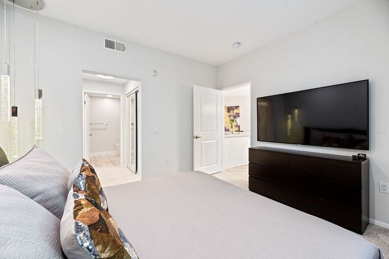 Furnished Finder property 577320_1 photo 8