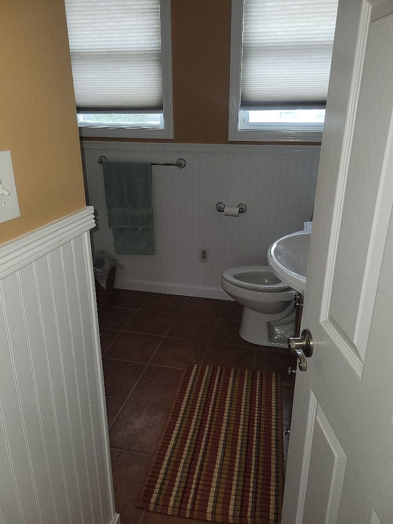 Upstairs full bath with tub and shower