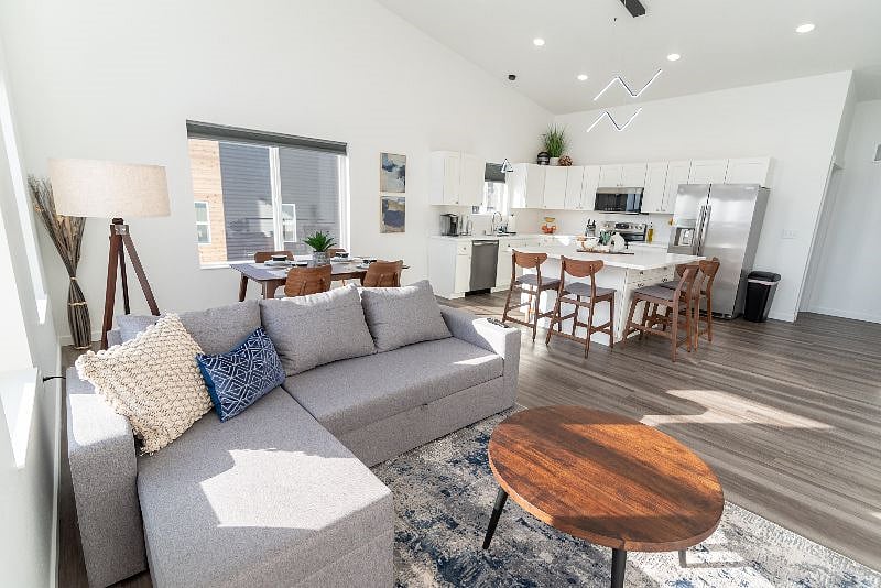 Furnished Finder property 577431_1 photo 1