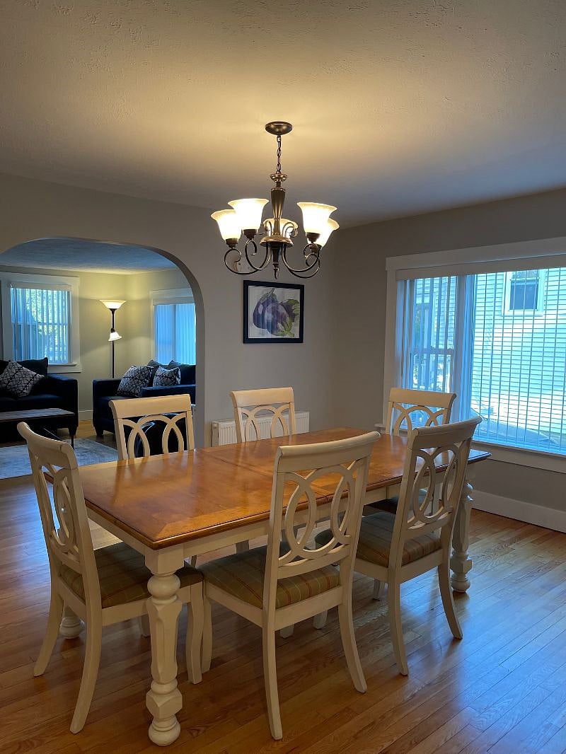 Sunny dining room, big windows