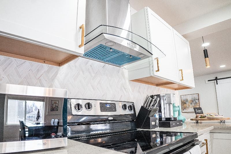 Microwave, Range Hood
