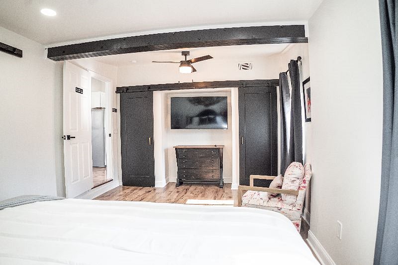 Entertainment Smart TV and His & Hers closet