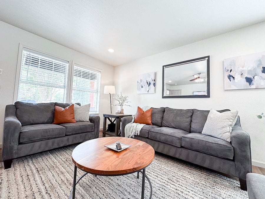  Large windows with ample natural light