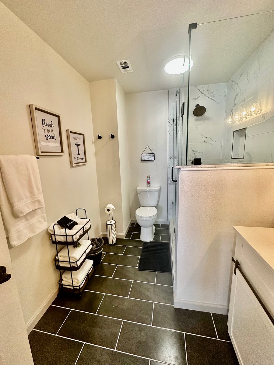 Master Ensuite Bathroom 