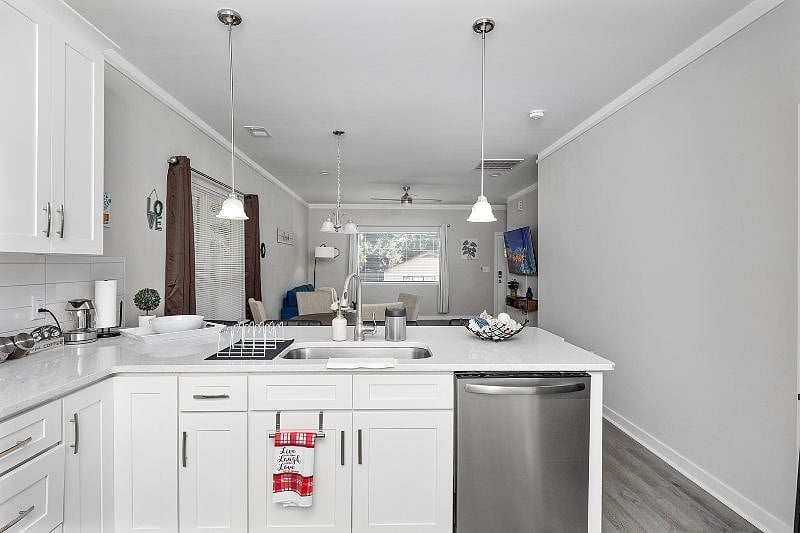 Furnished Finder property 577520_1 photo 4