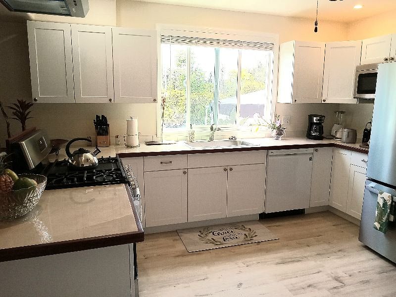 Spacious Fully Equiped Kitchen