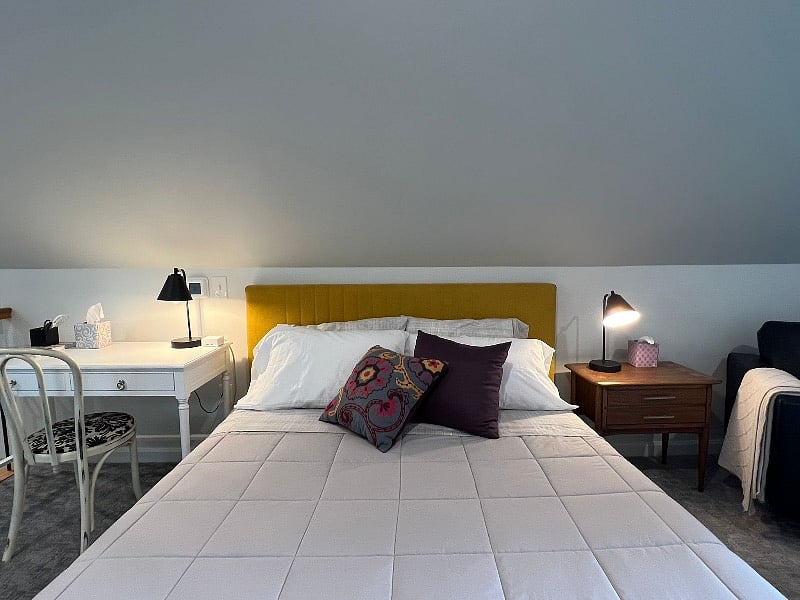 Queen size bed, new mattress, new beddings