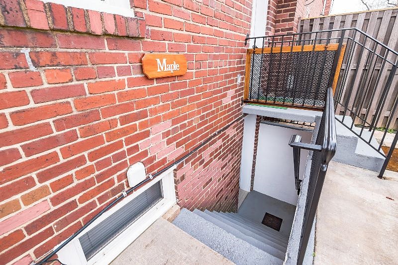 Private entrance to the Maple