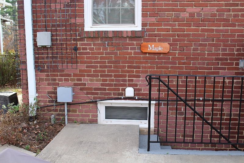 Private entrance to the Maple