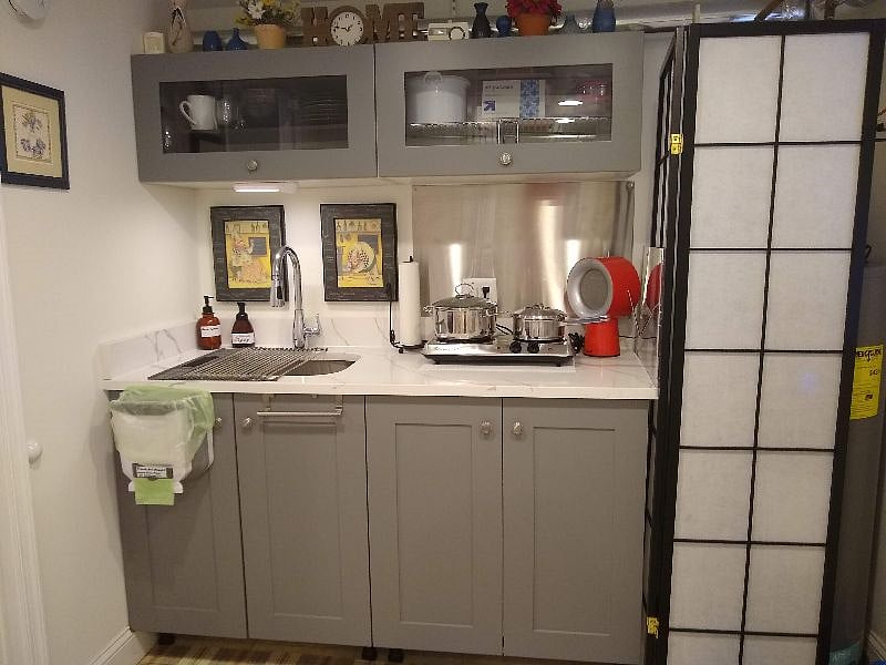 Equipped kitchenette
