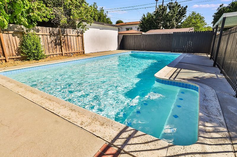 Furnished Finder property 577660_1 photo 21
