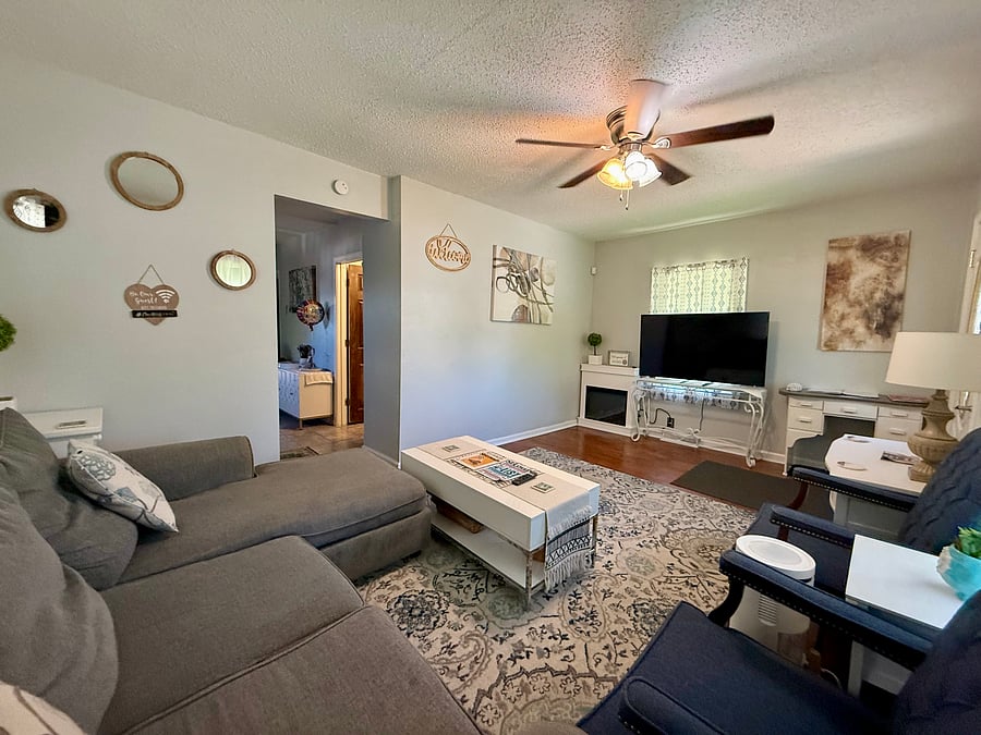 Furnished Finder property 577662_1 photo 3