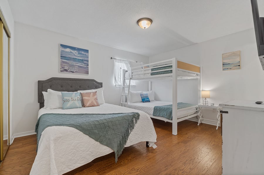 Multiple sleeping arrangements in the Guest bedroom