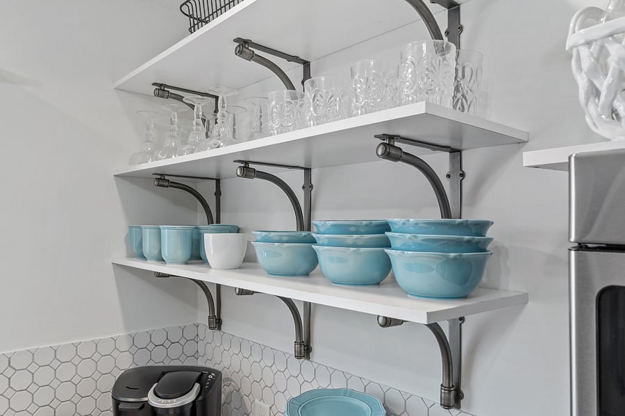 Dinner wares are provided for 8 guests